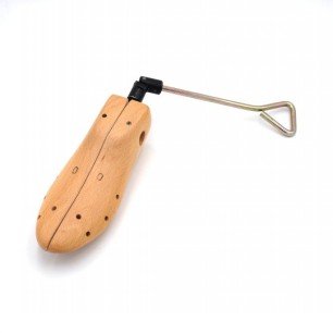 Good Quality Beech Wooden Shoe Stretcher for Men Justin