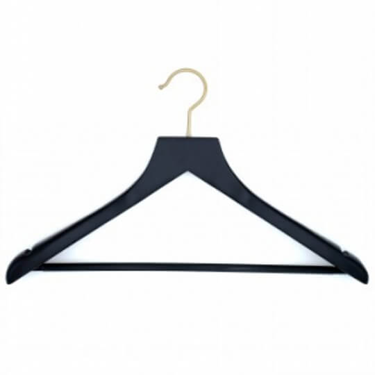 1 hanger of clothes