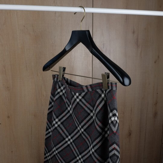 4 clothes hangers