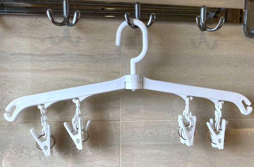 extendable white plastic drying hanger